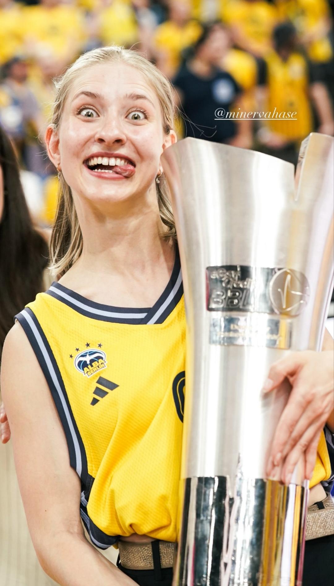 https://s10.iimage.su/s/22/gnodbIAxGi4MybuiYDX56opNeskEFTaPqpPnP85gv.jpg